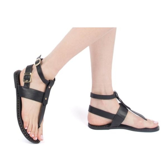 Shoes - Last Pair Sale! Black Gladiator Sandals Size 9